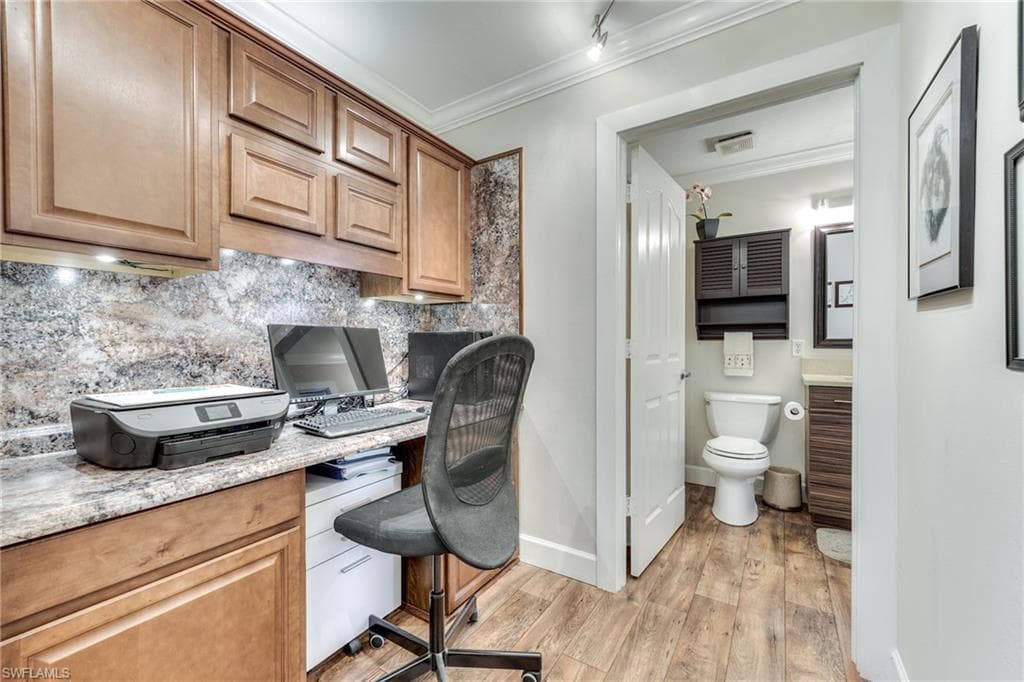 6113 Thresher Dr 202, Naples, FL 34112-10