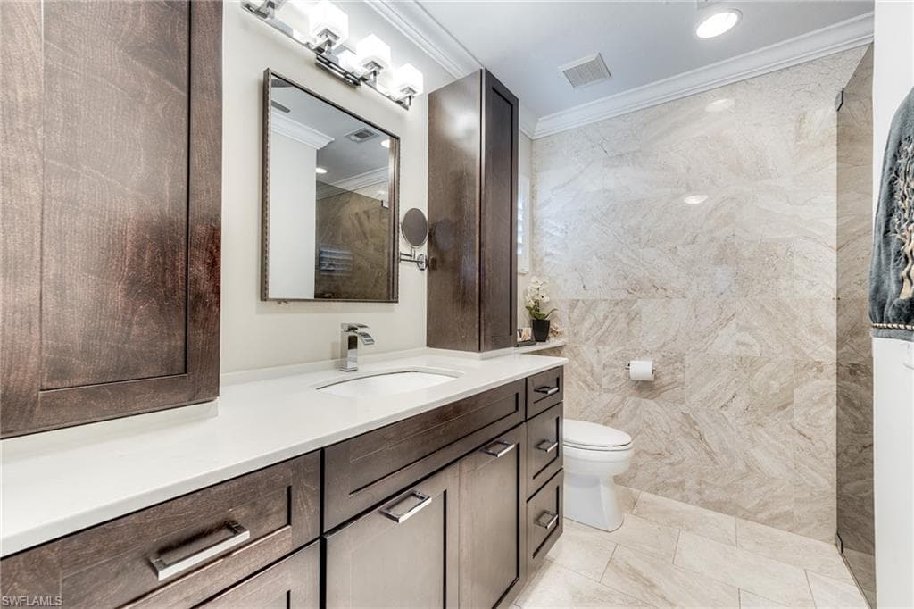 6113 Thresher Dr 202, Naples, FL 34112-16