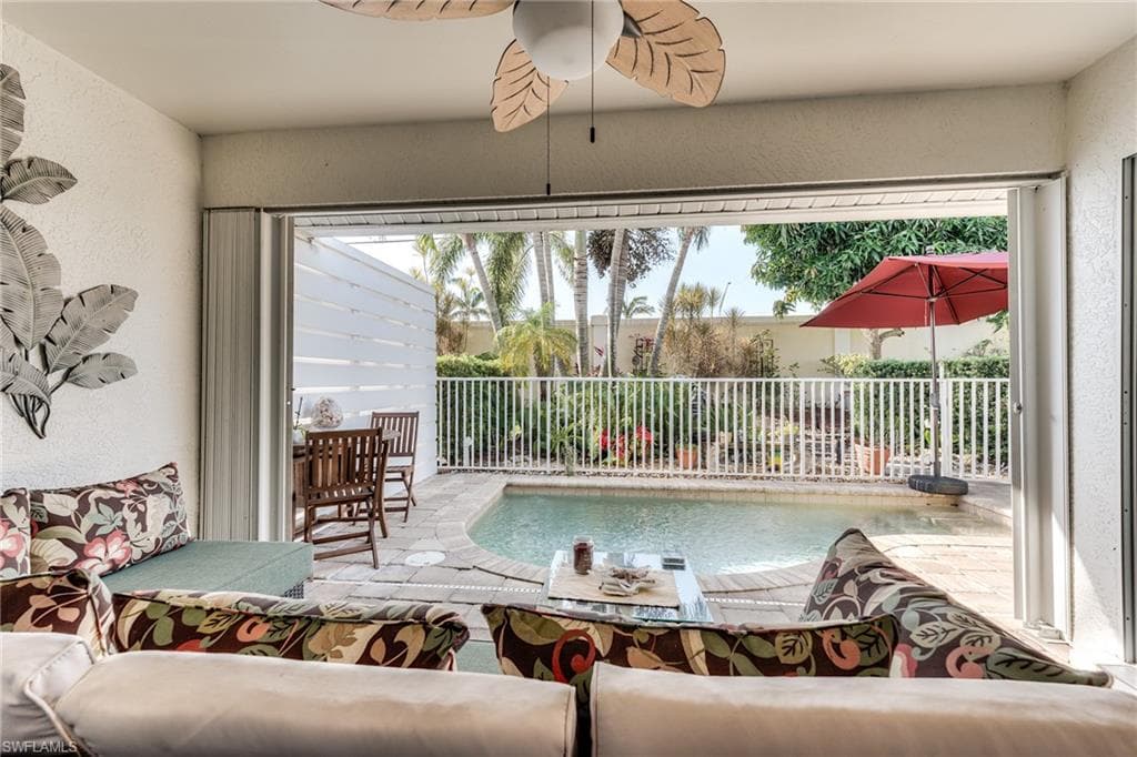 6113 Thresher Dr 202, Naples, FL 34112-21