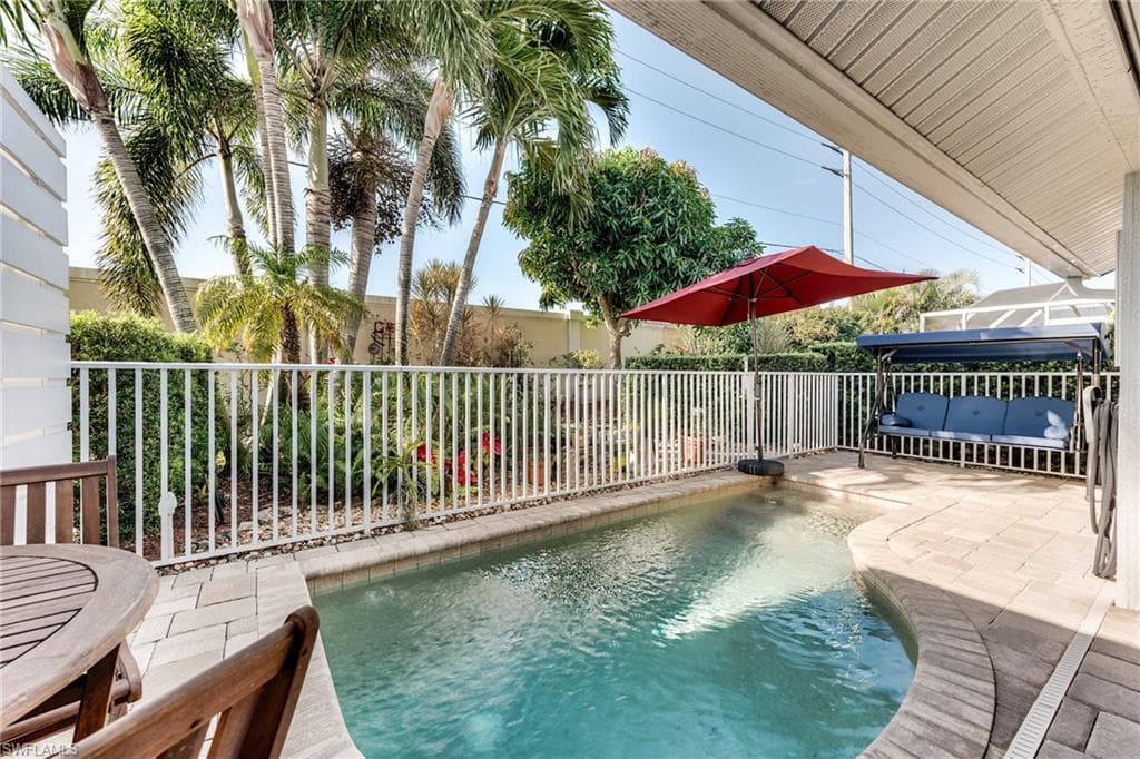 6113 Thresher Dr 202, Naples, FL 34112-23