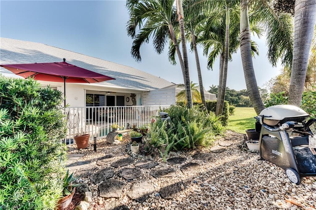 6113 Thresher Dr 202, Naples, FL 34112-27