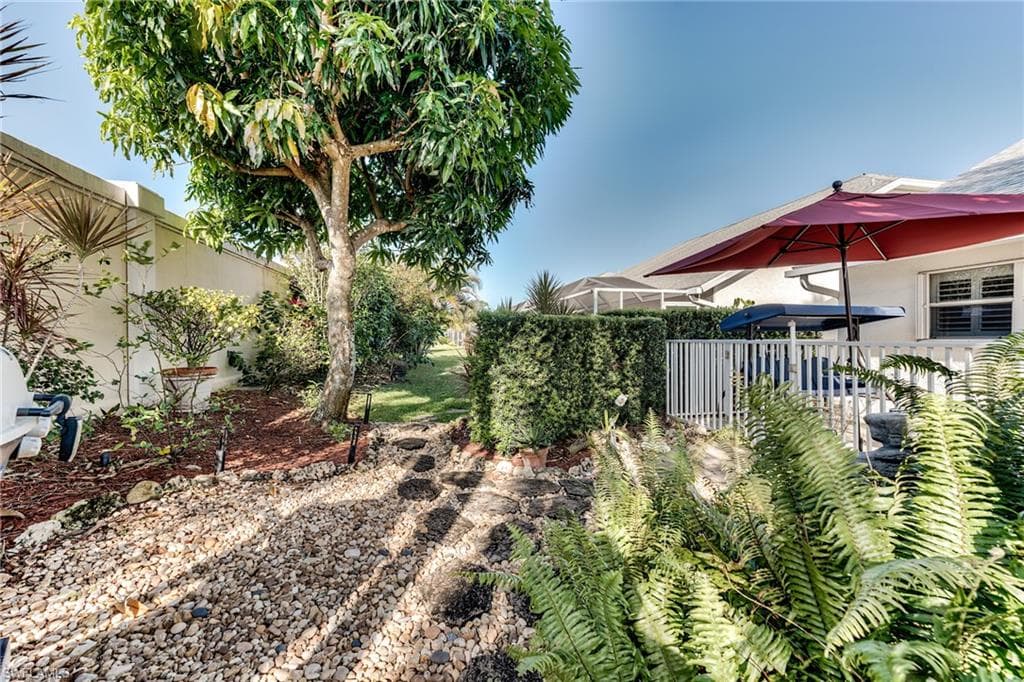6113 Thresher Dr 202, Naples, FL 34112-28