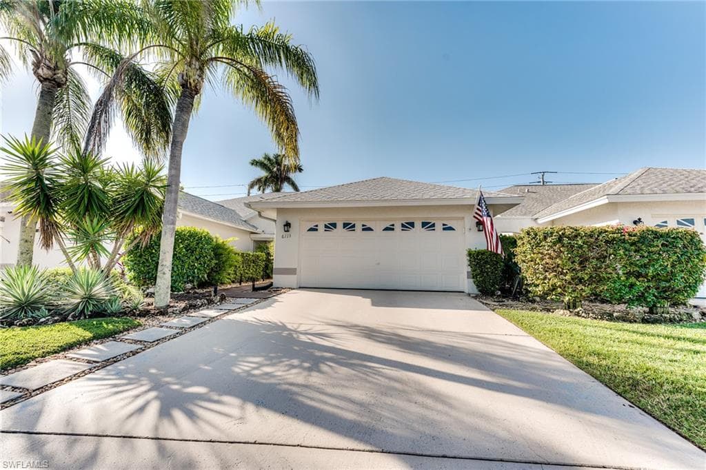 6113 Thresher Dr 202, Naples, FL 34112-30