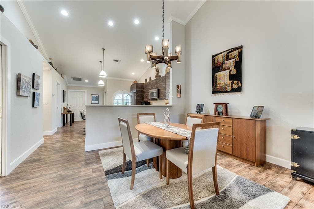 6113 Thresher Dr 202, Naples, FL 34112-4