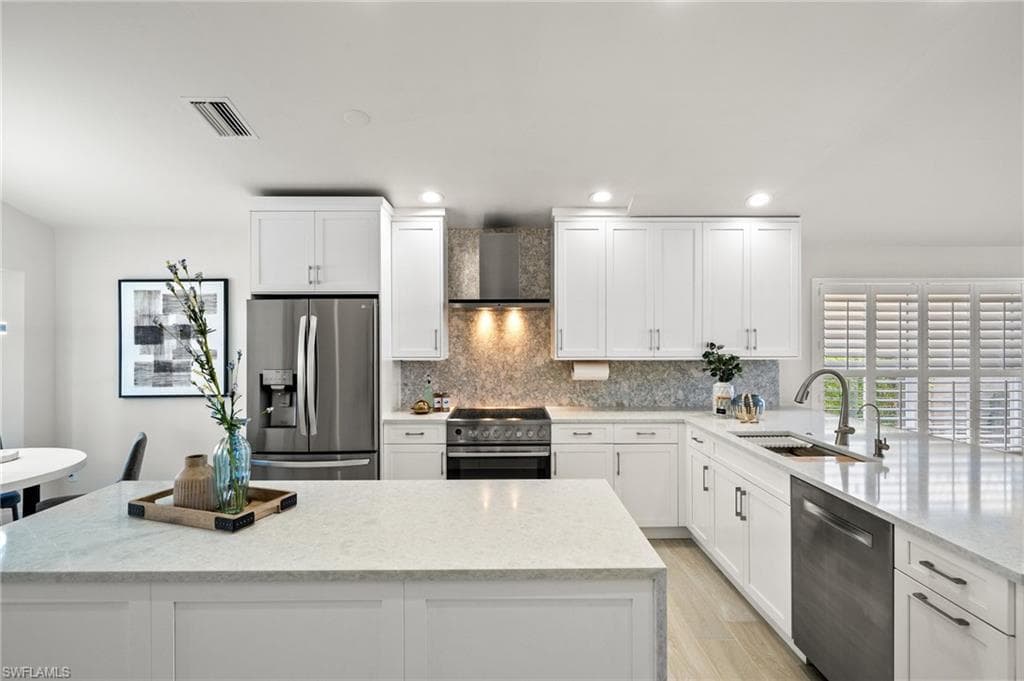 1590 Weybridge Cir 52, Naples, FL 34110-11