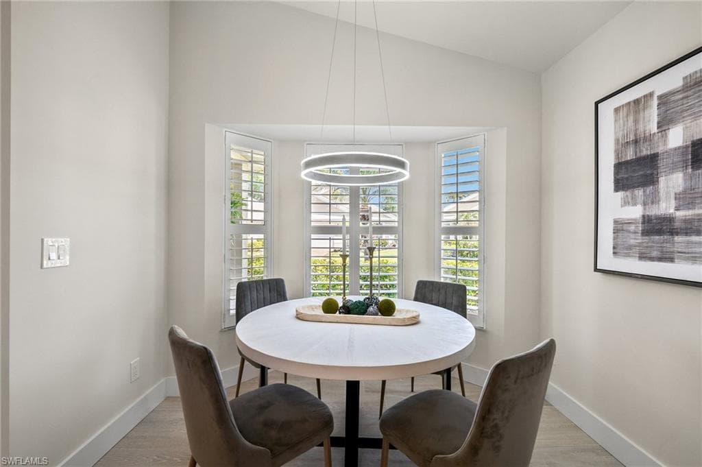 1590 Weybridge Cir 52, Naples, FL 34110-15