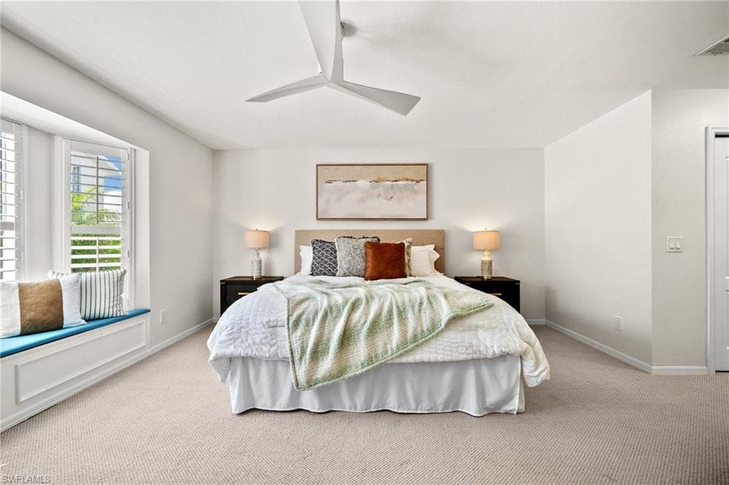 1590 Weybridge Cir 52, Naples, FL 34110-17