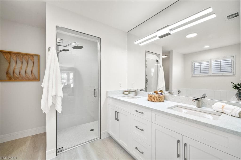 1590 Weybridge Cir 52, Naples, FL 34110-19