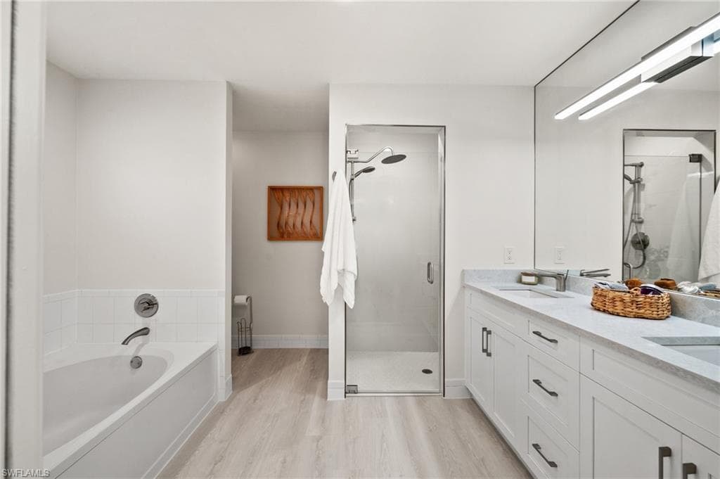 1590 Weybridge Cir 52, Naples, FL 34110-20