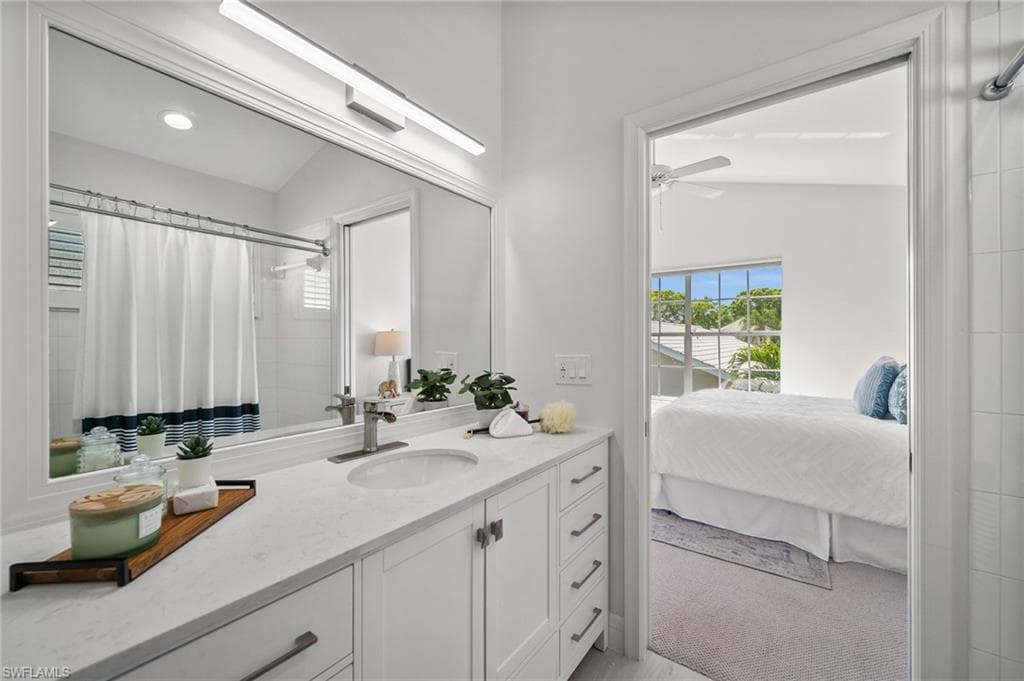 1590 Weybridge Cir 52, Naples, FL 34110-24