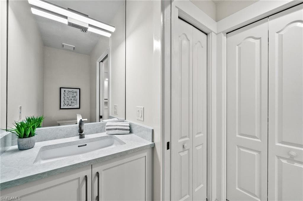 1590 Weybridge Cir 52, Naples, FL 34110-29