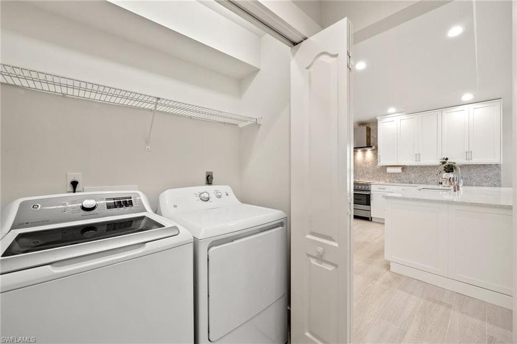 1590 Weybridge Cir 52, Naples, FL 34110-30