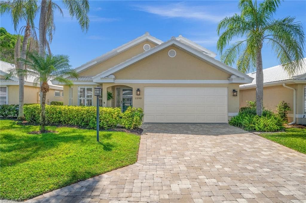 1590 Weybridge Cir 52, Naples, FL 34110-34