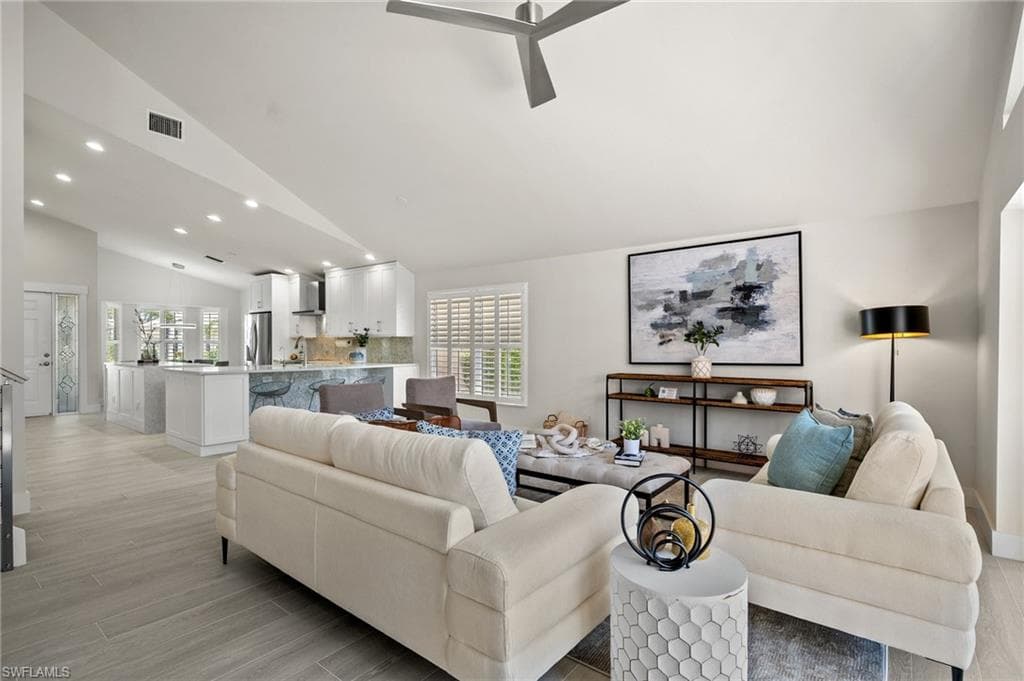 1590 Weybridge Cir 52, Naples, FL 34110-8