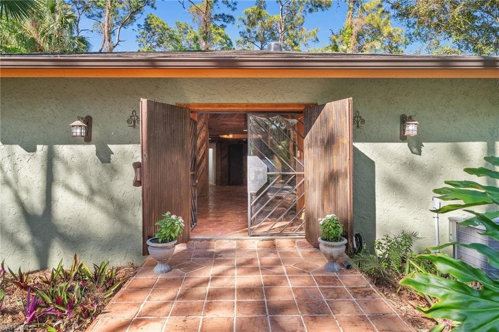 3775 27th Ave SW, Naples, FL 34117-2