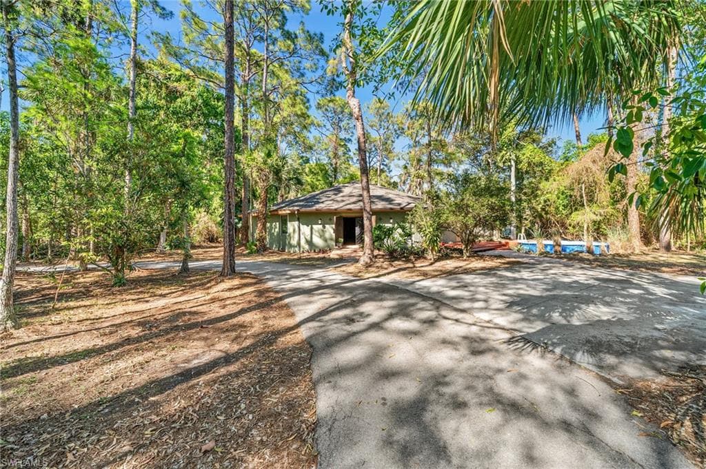 3775 27th Ave SW, Naples, FL 34117-32