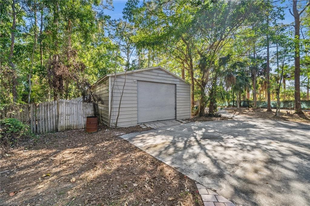 3775 27th Ave SW, Naples, FL 34117-33