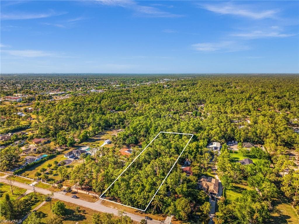 3775 27th Ave SW, Naples, FL 34117-37
