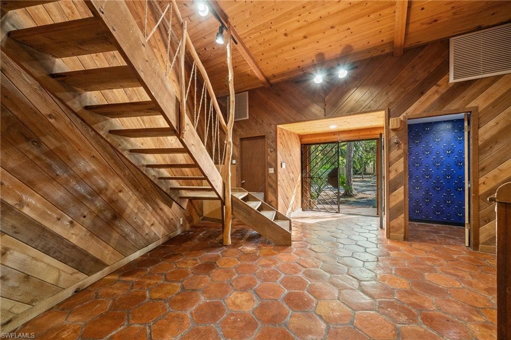 3775 27th Ave SW, Naples, FL 34117-4