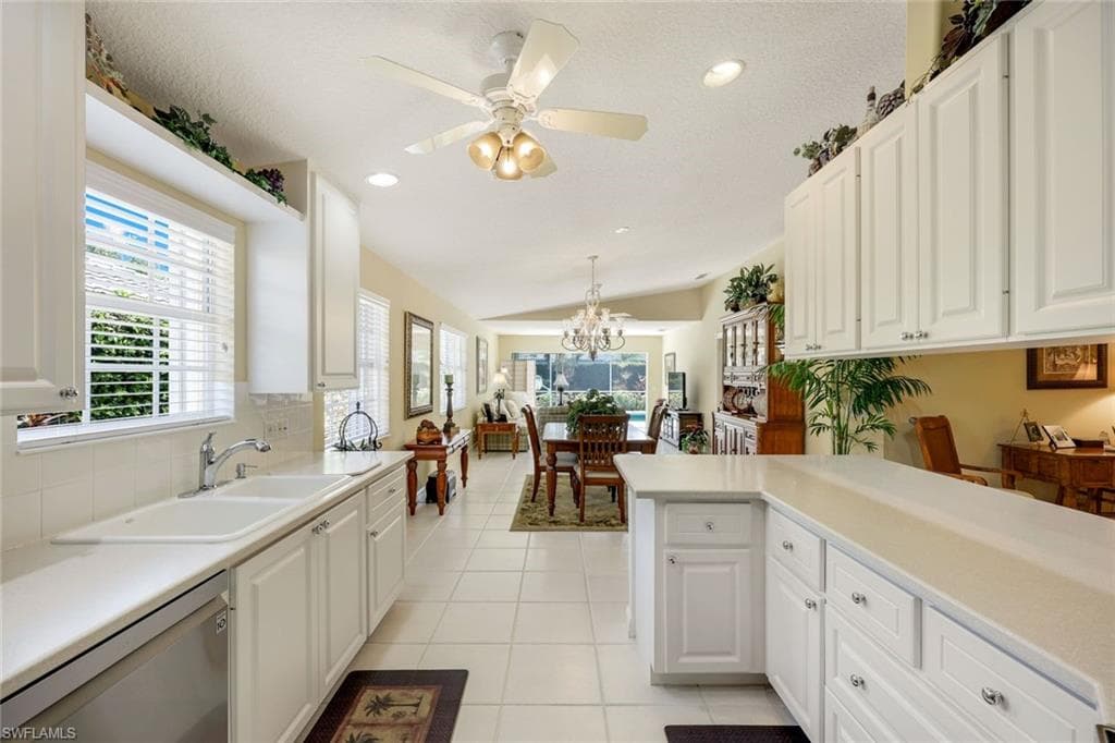 4221 Saint George Ln, Naples, FL 34119-14