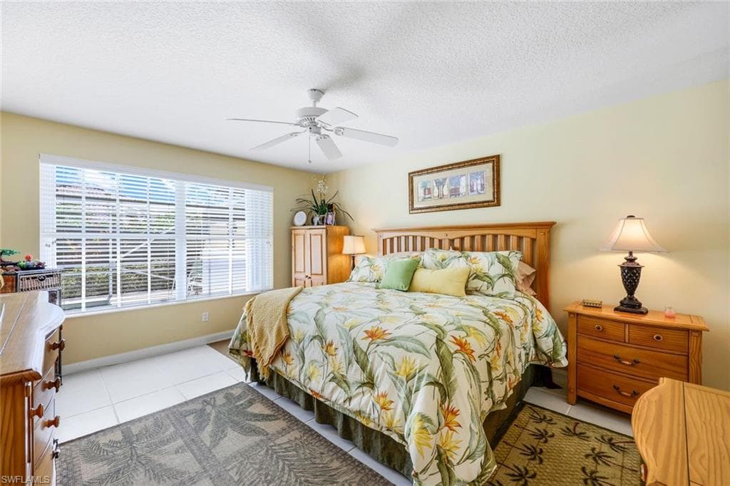 4221 Saint George Ln, Naples, FL 34119-17