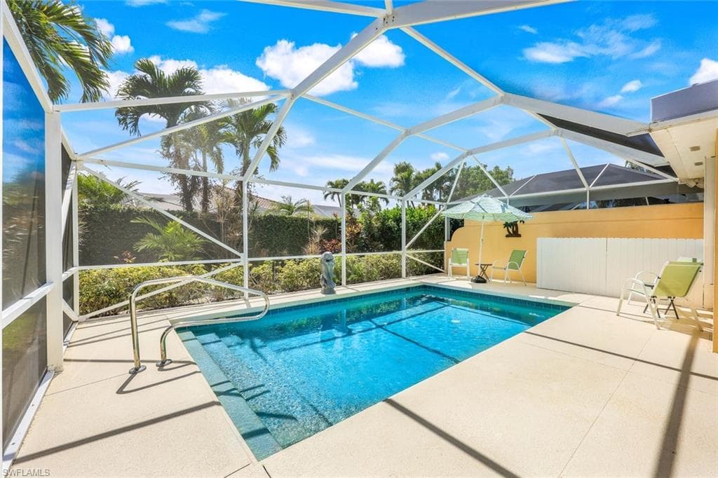 4221 Saint George Ln, Naples, FL 34119-25