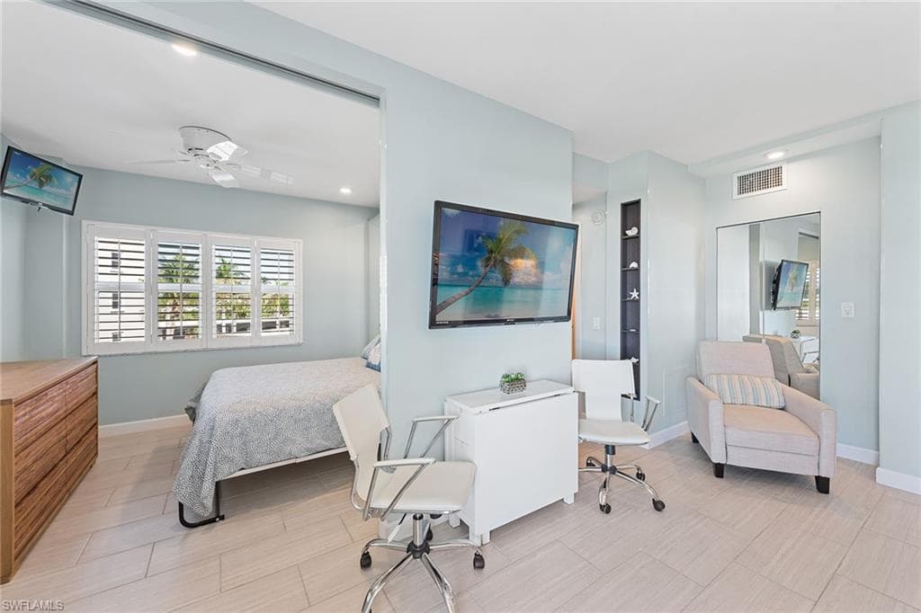 220 Seaview Ct 305, Marco Island, FL 34145-13
