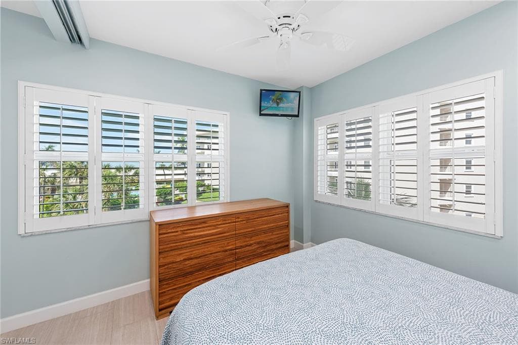 220 Seaview Ct 305, Marco Island, FL 34145-15