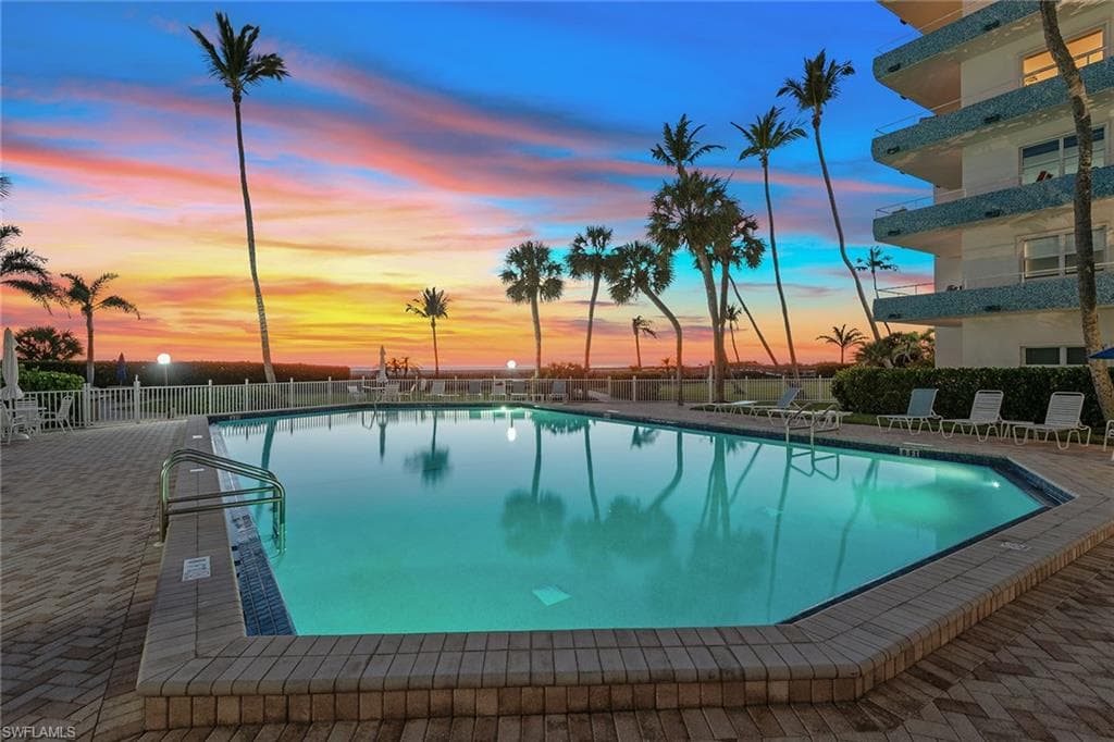 220 Seaview Ct 305, Marco Island, FL 34145-25