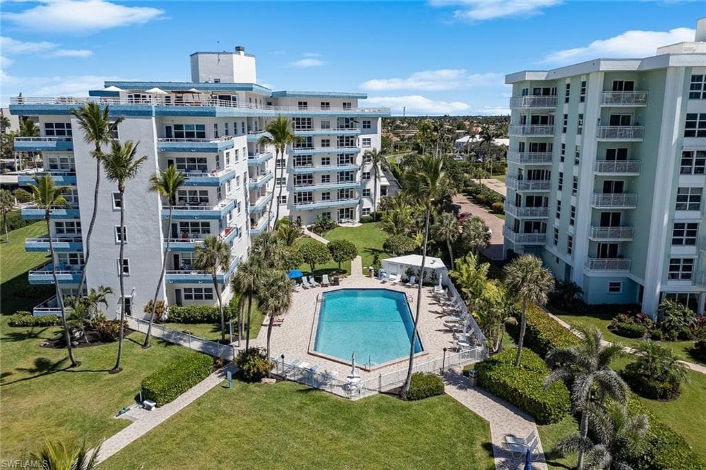220 Seaview Ct 305, Marco Island, FL 34145-30