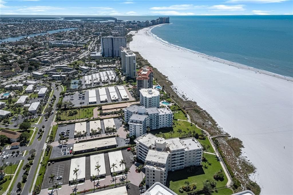 220 Seaview Ct 305, Marco Island, FL 34145-32
