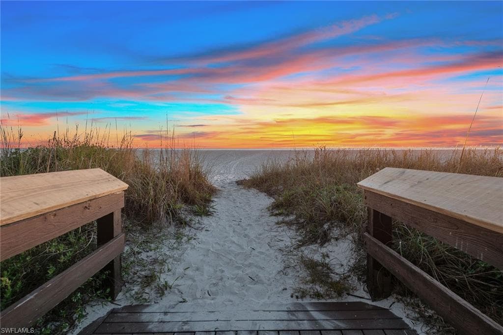 220 Seaview Ct 305, Marco Island, FL 34145-35