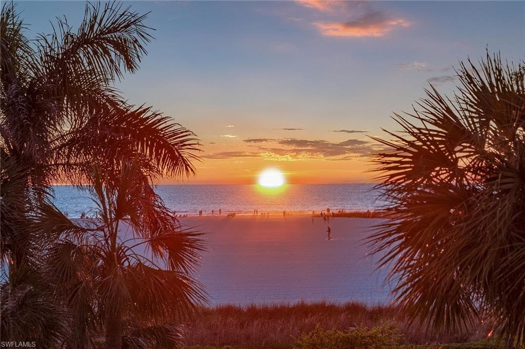 220 Seaview Ct 305, Marco Island, FL 34145-37