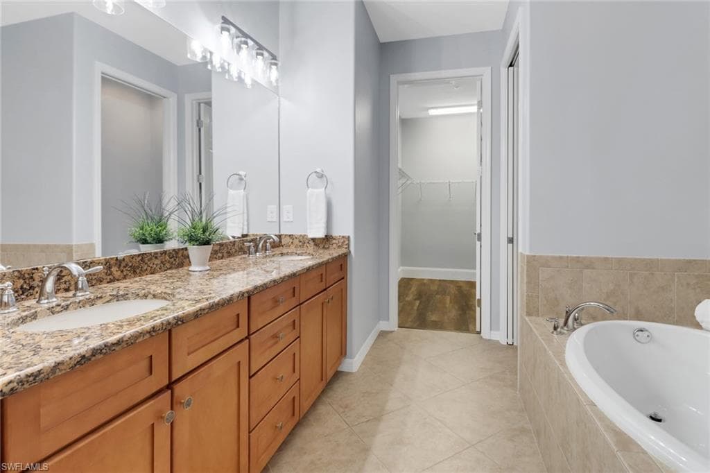 9064 Capistrano St N 5005, Naples, FL 34113-16
