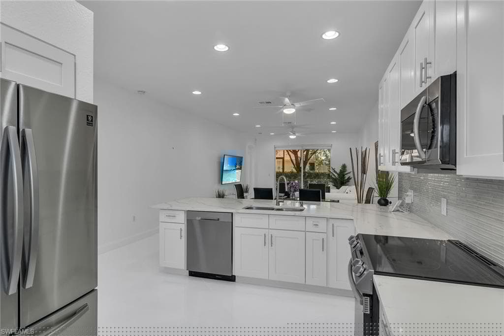 14186 Fall Creek Ct, Naples, FL 34114-10