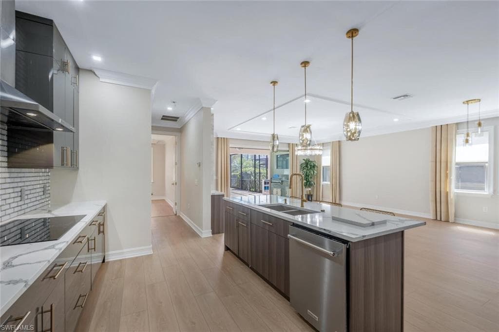 16258 Aberdeen Way, Naples, FL 34110-12