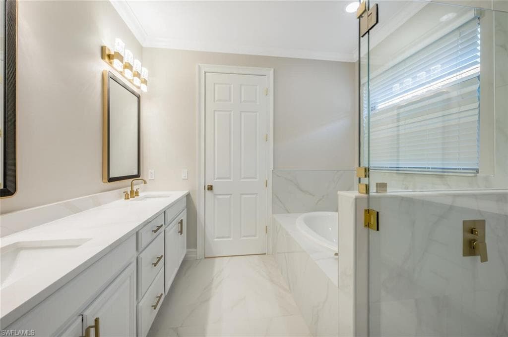 16258 Aberdeen Way, Naples, FL 34110-16