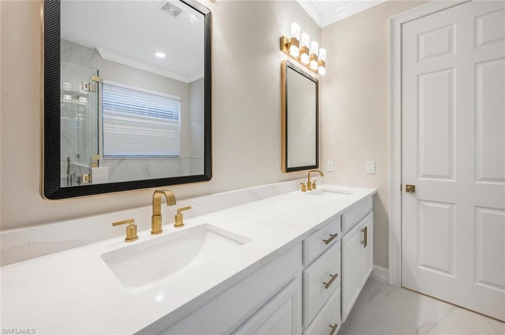 16258 Aberdeen Way, Naples, FL 34110-17