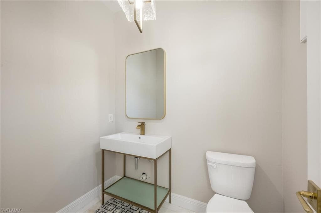 16258 Aberdeen Way, Naples, FL 34110-20