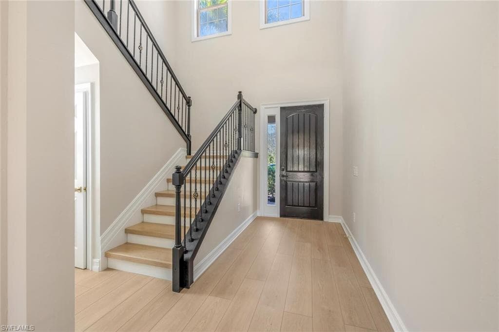 16258 Aberdeen Way, Naples, FL 34110-21