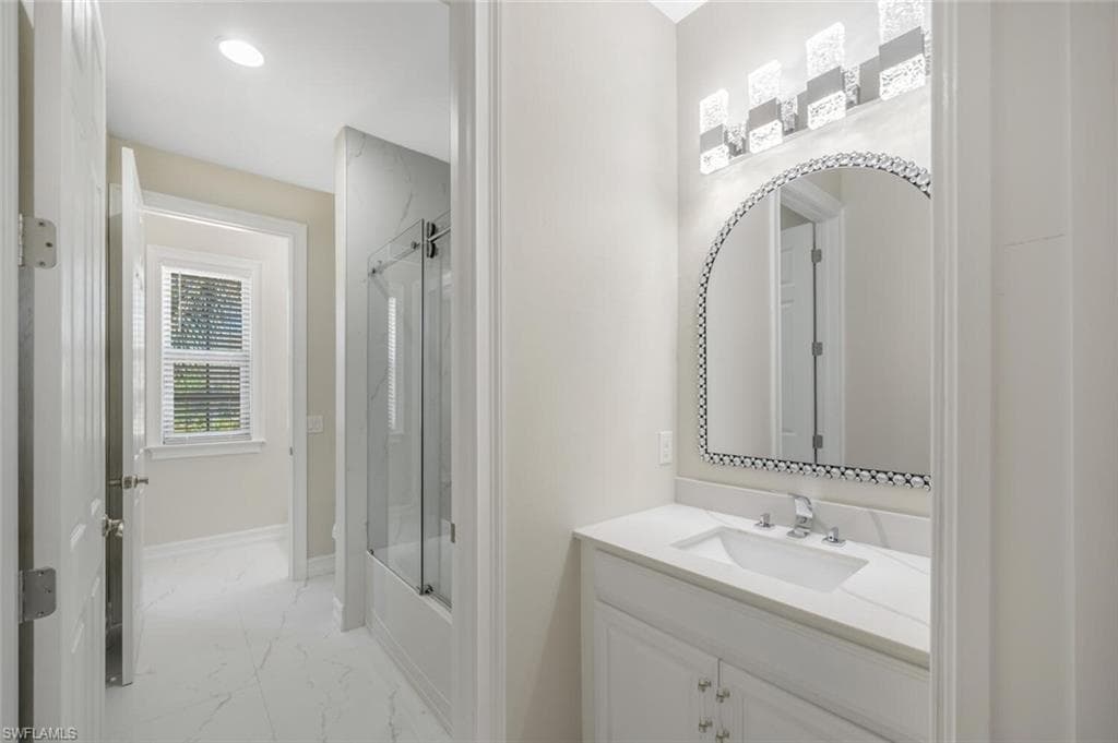 16258 Aberdeen Way, Naples, FL 34110-32