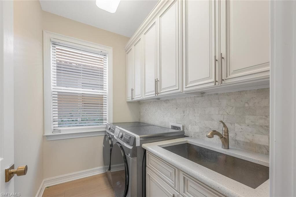 16258 Aberdeen Way, Naples, FL 34110-38