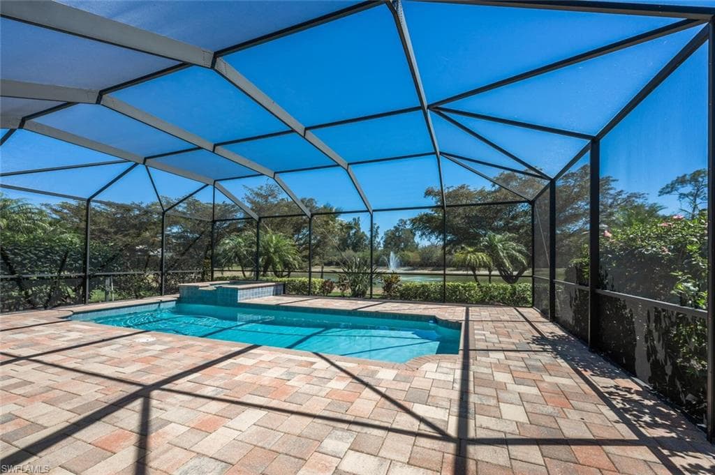 16258 Aberdeen Way, Naples, FL 34110-41