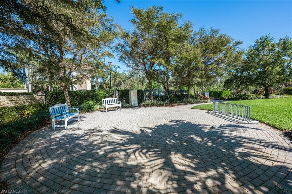 16258 Aberdeen Way, Naples, FL 34110-48