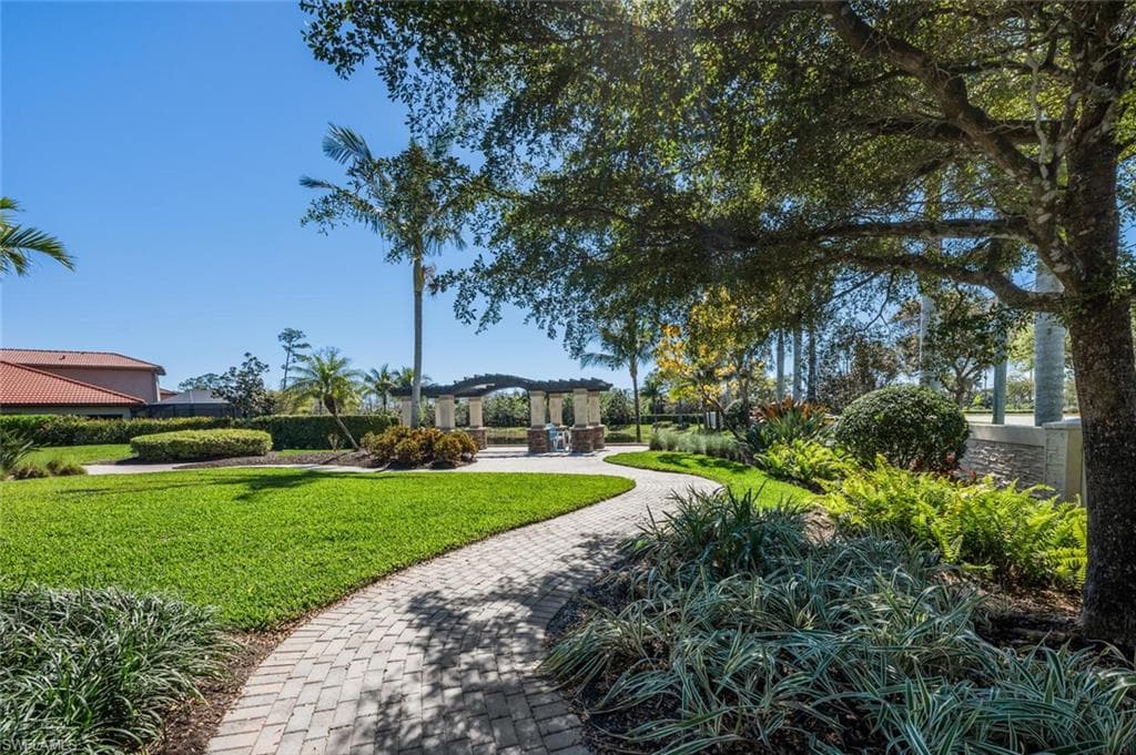 16258 Aberdeen Way, Naples, FL 34110-49