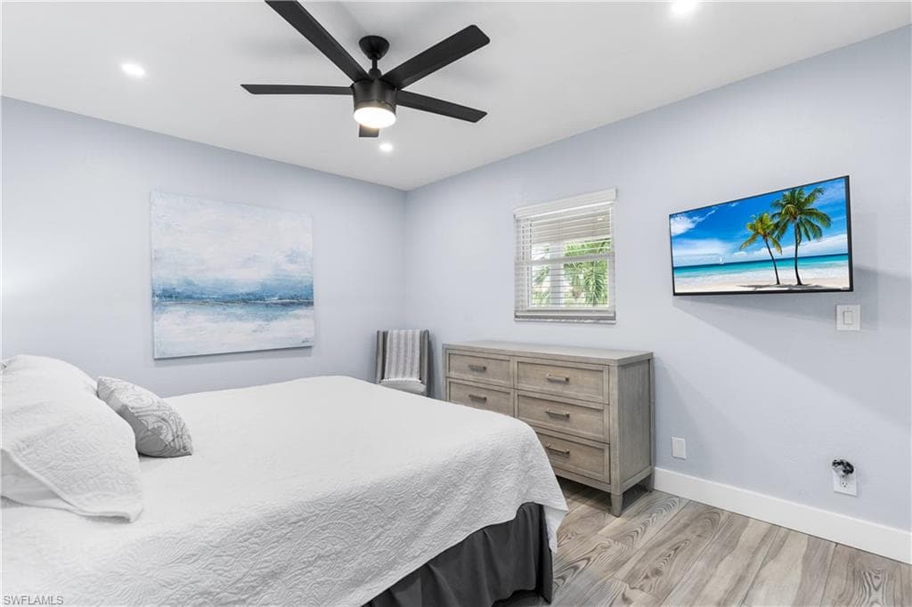 940 3rd St S 204, Naples, FL 34102-10