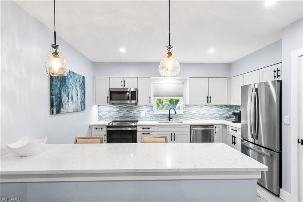 940 3rd St S 204, Naples, FL 34102-3