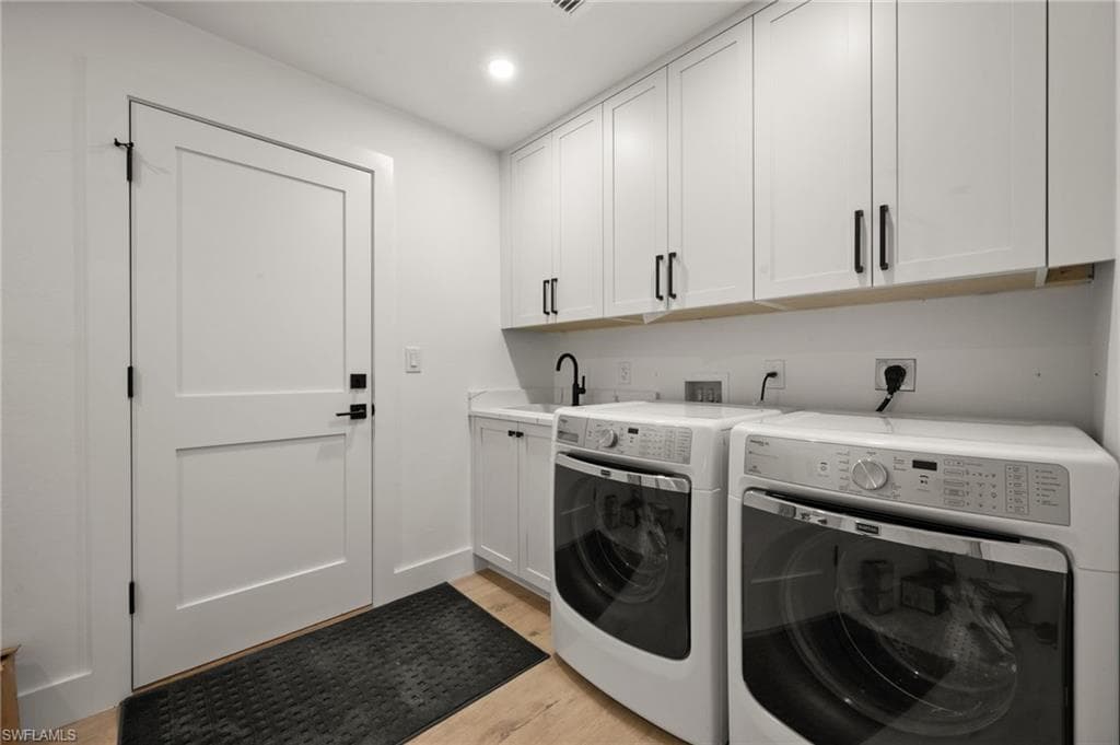 145 Forestwood Dr, Naples, FL 34110-4