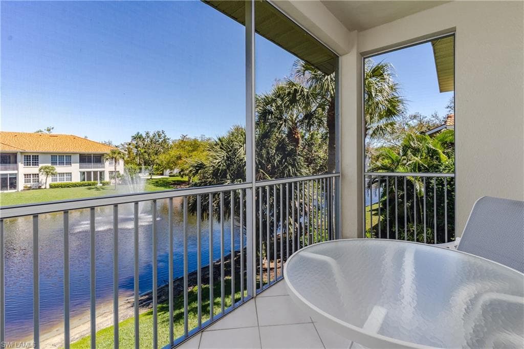 1265 Egrets Lndg 202, Naples, FL 34108-9