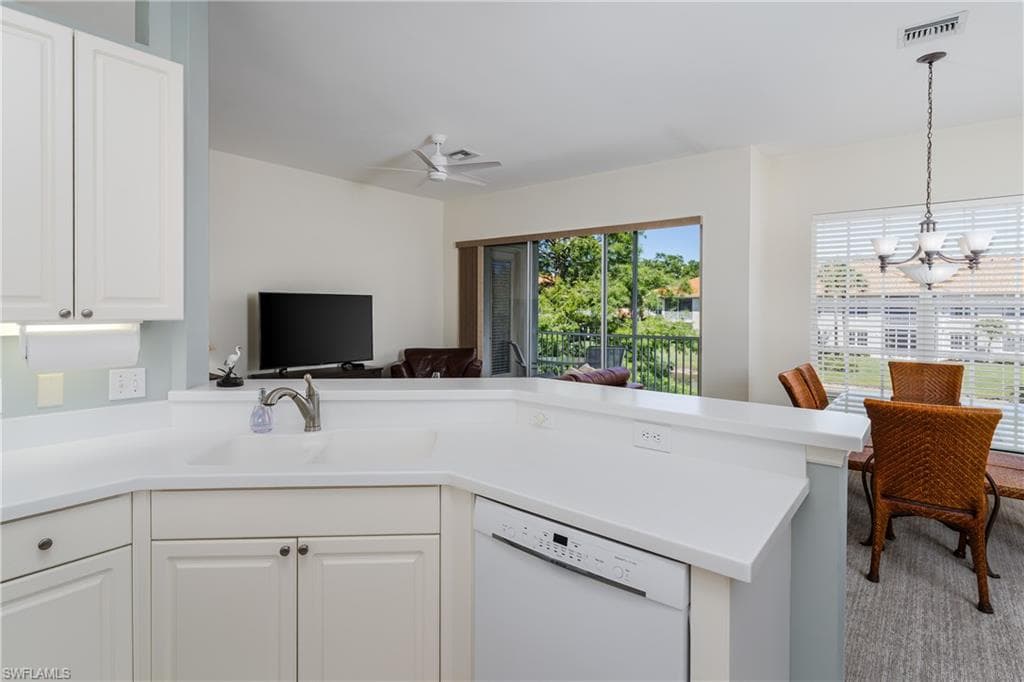 1265 Egrets Lndg 202, Naples, FL 34108-11